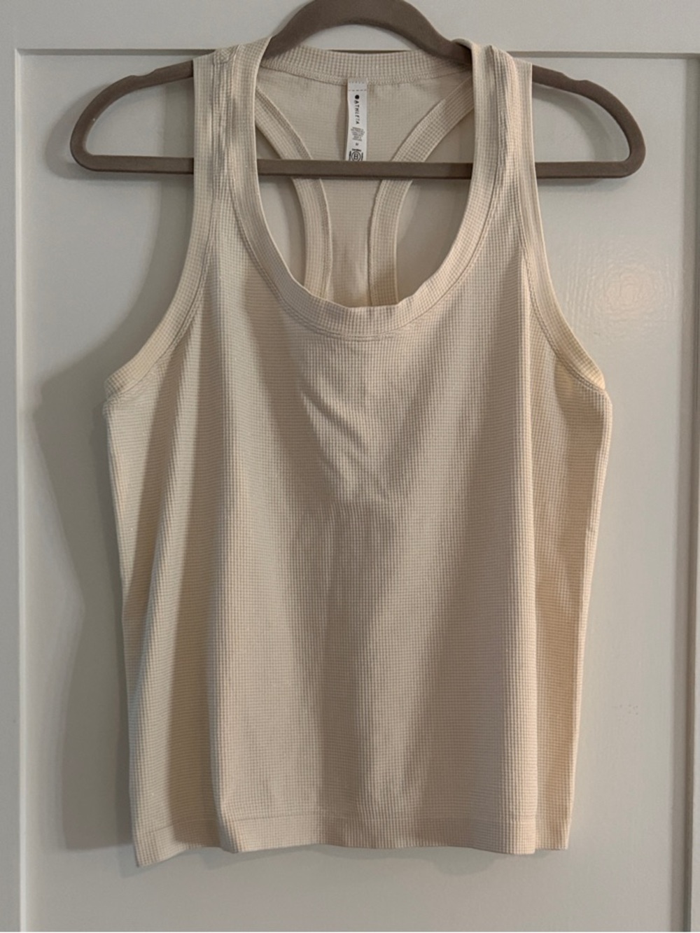 Athleta Momentum Seamless Racerback Tank in Ivory w/Gold Metallic Thread |Med.